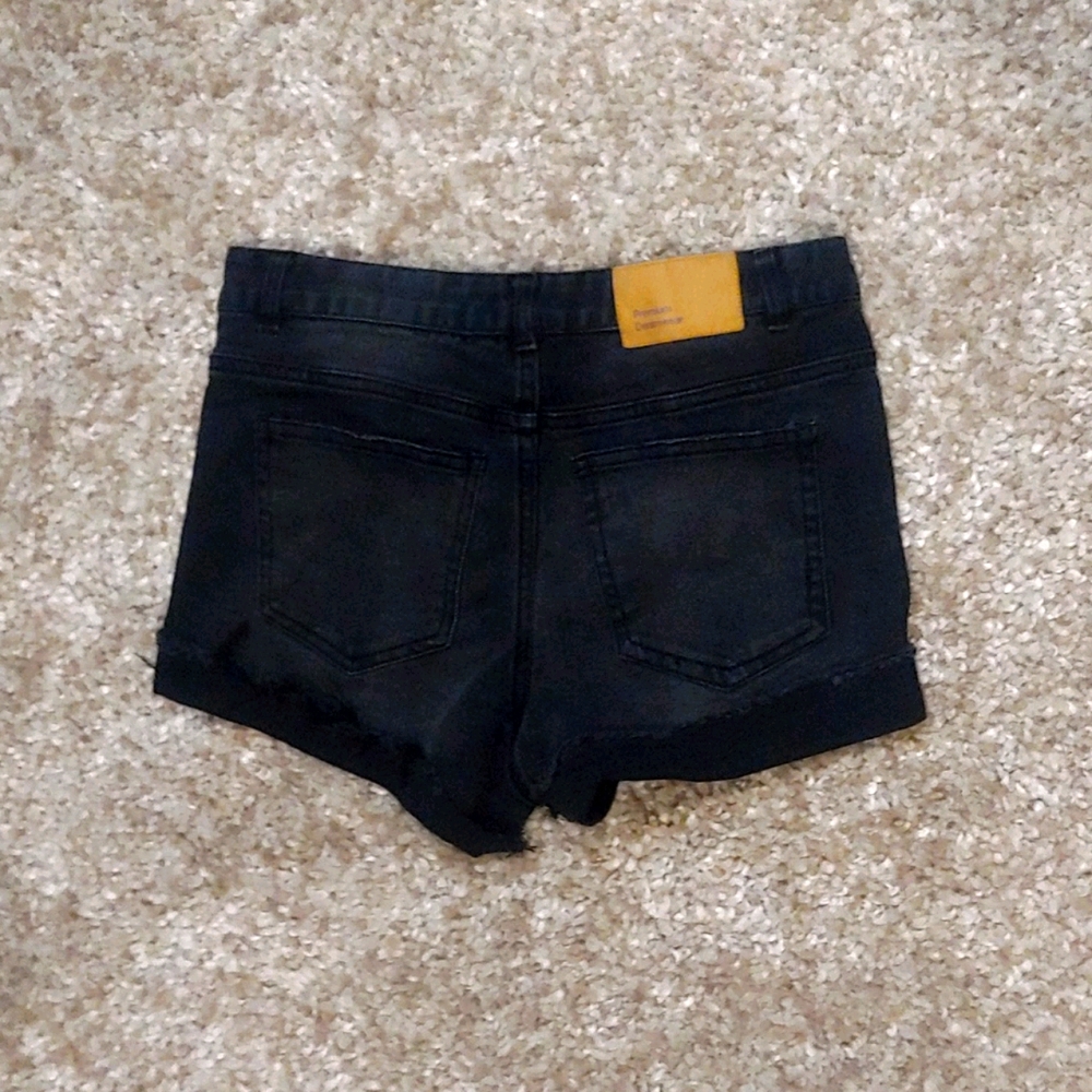 Shorts - Picture 3 of 3